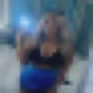 Lola, 22 ans, dispo pour plan cul à Ahun