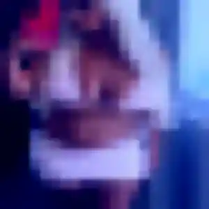 Charline de Ahuy, 28 ans - plan cul discret