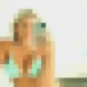 Photo sexy de Ayélé, 25 ans à Ambérieux-en-Dombes - plan discret