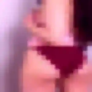 Rejoins Ayélé, 25 ans à Ambonnay en privé