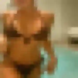 Découvre Ursula, 36 ans à Angles en privé