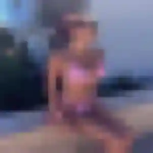 Photo de Laura à Arnas (34 ans) - plan cul discret