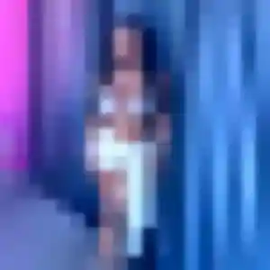 Carine, 28 ans, disponible à Arnières-sur-Iton pour une rencontre coquine