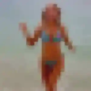 Découvre Capucine, 35 ans à Arros-de-Nay gratuitement