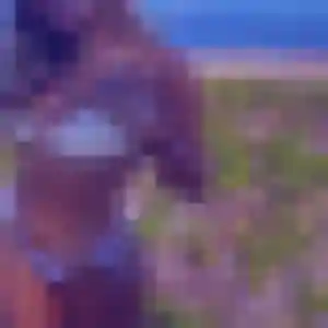 Rejoins Xénia, 27 ans à Aubergenville gratuitement