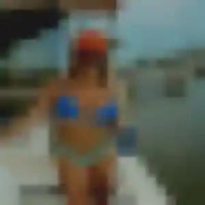 Louna, 27 ans, connectée à Availles-en-Châtellerault pour une rencontre coquine