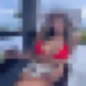 Émeline, 32 ans, disponible à Banon pour un plan cul