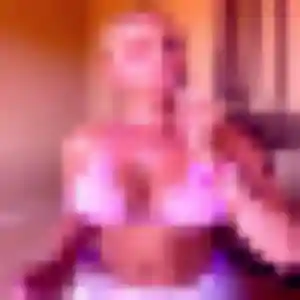 Xénia, fille de 24 ans propose plan cul à Bélus