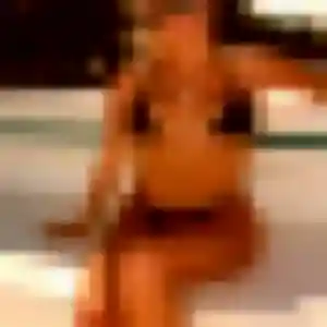 Muthoni, femme de 23 ans cherche plan cul à Bussière-Dunoise