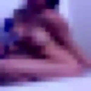 Khoudia, 29 ans, connectée à Butten pour une rencontre coquine