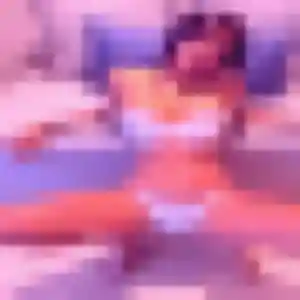 Malaika, 35 ans, en ligne à Cézy pour un plan cul