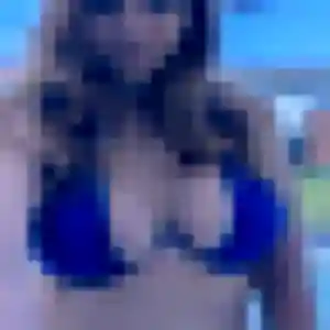 Karima, 23 ans, disponible à Champs-sur-Marne pour une rencontre coquine