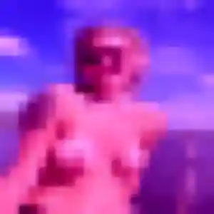 Affoué, 42 ans, disponible à Charbonnières-les-Vieilles pour un plan cul
