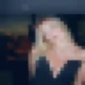 Contacte Ursula, 23 ans à Chargé gratuitement