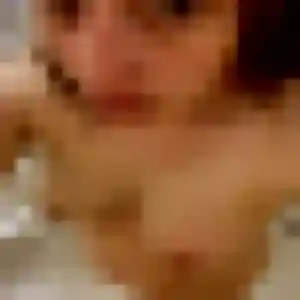 Photo de Isatou à Châtillon-sur-Thouet (37 ans) - plan cul discret