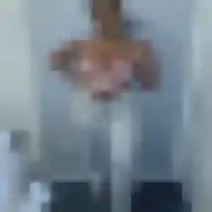 Photo exclusive de Blessing, 23 ans à Chavagnes-les-Redoux - rencontre coquine