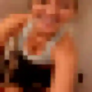 Amandine, femme de 28 ans cherche plan cul à Commelle-Vernay