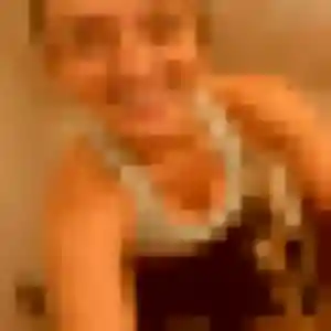 Photo de Mariame à Commelle-Vernay (39 ans) - plan cul discret