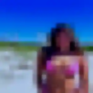 Ama, 25 ans, connectée à Corent pour une rencontre coquine