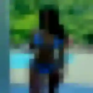 Charmante Bukola, 32 ans à Couloisy - la contacter