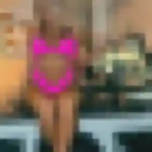Morenike, fille de 28 ans veut plan cul à Crêts en Belledonne
