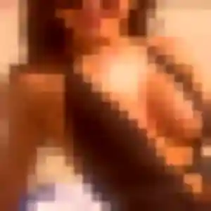 Favour, 45 ans, en ligne à Dangé-Saint-Romain pour une rencontre coquine