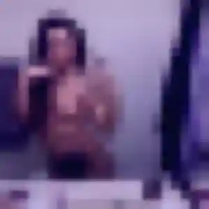 Découvre Ayélé, 38 ans à Distroff en privé