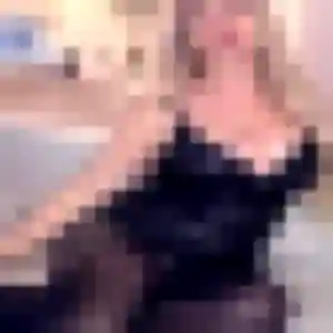 Leïla, femme de 42 ans cherche plan cul à Étrœungt