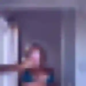 Véronique (24 ans) à Fleury cherche un plan cul aujourd'hui