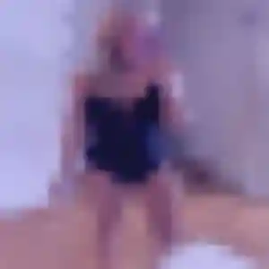 Contacte Xénia, 22 ans à Fleury en privé