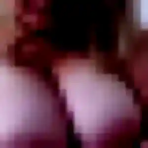 Zara, 24 ans, connectée à Fouchy pour une rencontre coquine