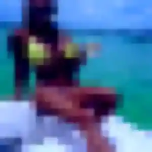 Photo de Adwoa à Fourneaux (37 ans) - plan cul gratuit