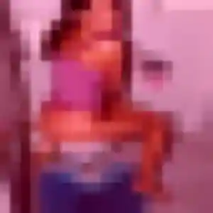Jennifer, 22 ans, connectée à Genouillé pour une rencontre coquine