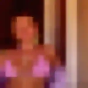 Ruth, 33 ans, en ligne à Glaine-Montaigut pour une rencontre coquine