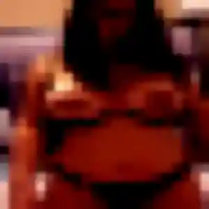Perrine, 31 ans, connectée à Golbey pour un plan cul