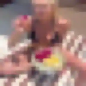 Photo exclusive de Quetsia, 32 ans à Granges-les-Beaumont - plan discret