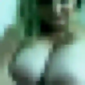 Akinyi (38 ans) à Guerting propose un plan cul ce soir