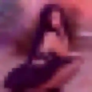 Tanoh, 28 ans, connectée à Holnon pour une rencontre coquine