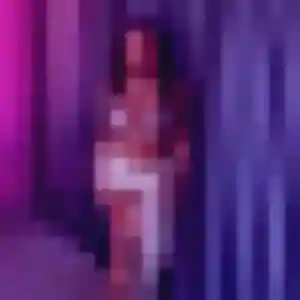 Soukeyna, 23 ans, connectée à Houx pour une rencontre coquine