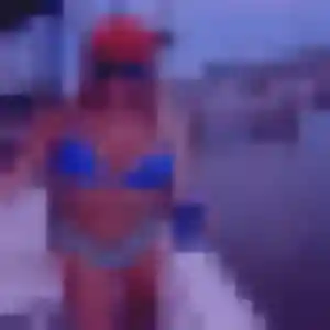 Mumbi, femme de 34 ans propose plan cul à Igon