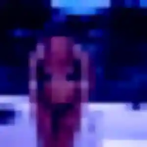 Jessica, 36 ans, en ligne à Isigny-le-Buat pour un plan cul