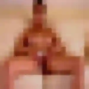 Nicole, 23 ans, en ligne à Jumilhac-le-Grand pour une rencontre coquine