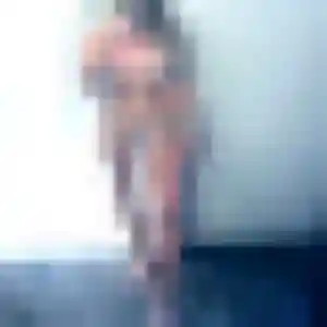 Rejoins Amira, 25 ans à La Vallée gratuitement