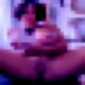 Photo de Kadiatou à Labastide-Saint-Sernin (44 ans) - plan cul anonyme