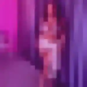 Ablavi, 33 ans, connectée à Lampaul-Ploudalmézeau pour une rencontre coquine