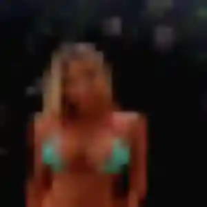Henriette, 22 ans, disponible à Landeleau pour un plan cul