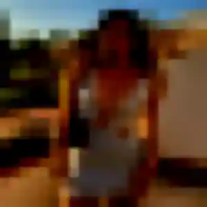 Efua, 34 ans, connectée à Lantriac pour une rencontre coquine