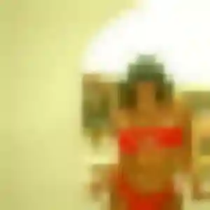 Découvre Jeanine, 26 ans à Lanvallay en privé