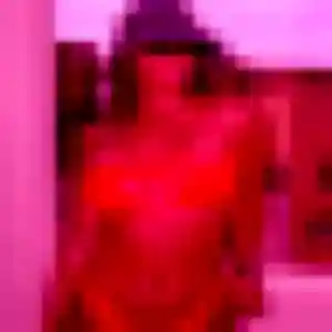 Wangari, femme de 30 ans veut plan cul à Lauzach