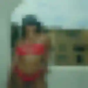 Takha, 42 ans, disponible à Le Barp pour un plan cul